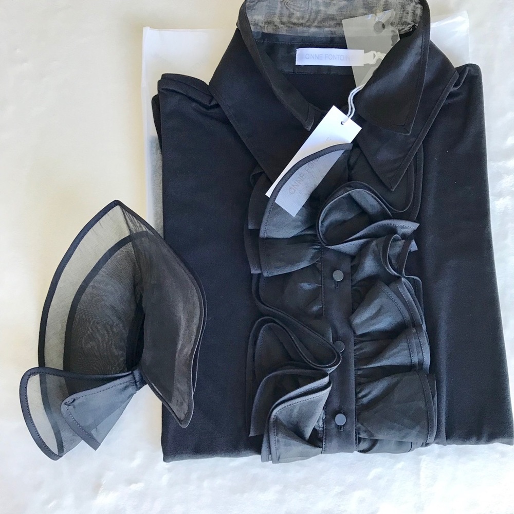 Black blouse jersey/double collar and ruffle